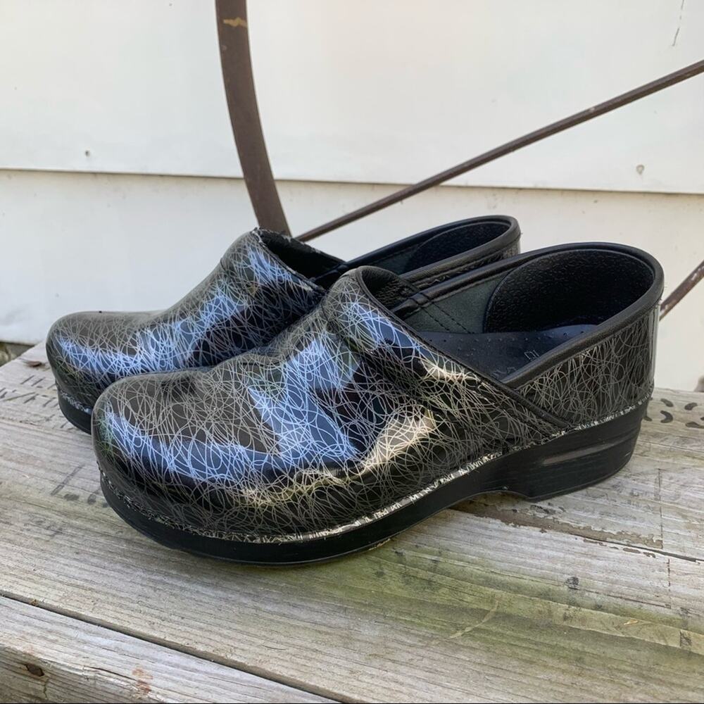 Dansko black silver Scribble patent clogs Size 39